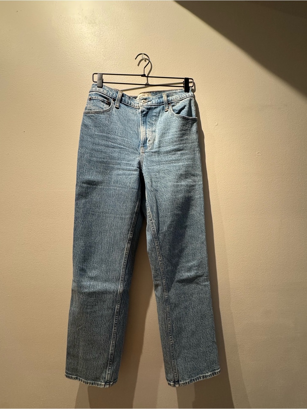 Abercrombie & Fitch Light Wash High Rise 90s Straight Jeans